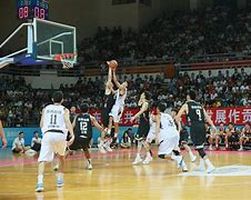 全球篮球豪门风云：精英赛场赛月亮